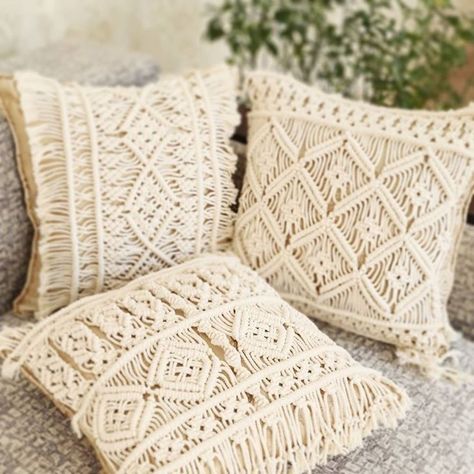 Couture, Cushion Photography, Macrame Pillow Cover Diy, Picnic Business, Macrame Inspiration, Macrame Pillow, Macrame Wedding, Boho Inspiration, Bed Cushions