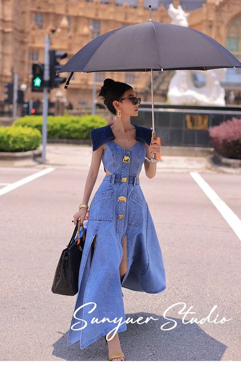 Unique Fashion Designers, Soft Denim Dress, Elegant Unique Dresses, Denim Elegant Outfit, Elegant Denim Dress, Styling A Denim Dress, Summer Outfits Unique, What To Wear To A Fashion Show, Collared Dress Outfit