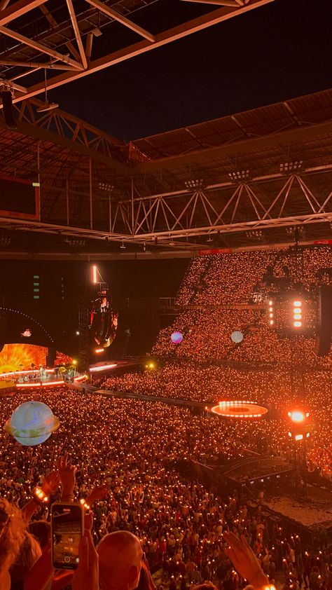 Coldplay music of the spheres world tour 2023 europe amsterdam fix you yellow Coldplay, Coldplay Concert Wallpaper, Concert Outfit Coldplay, Coldplay Concert Outfit Ideas, Coldplay Concert Aesthetic, Concert Outfit Ideas 2023, Concert Outfit Hijab, Concert Outfit Women, Coldplay Tickets