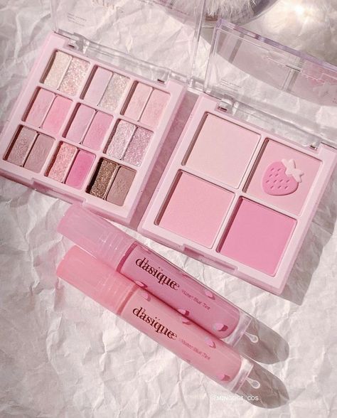 Flot Makeup, Kawaii Makeup, Makeup Accesories, Gloss À Lèvres, Fancy Makeup, Top Makeup Products, Soft Makeup, Berry Smoothie, Pink Makeup