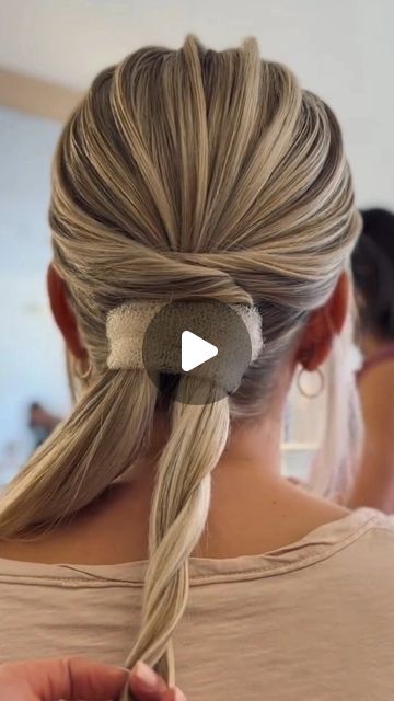 Low Bun Hairstyles Bridal, Bridal Hair Updo How To, Fancy Hair Buns Classy, Low Neck Bun Hairstyles, Low Bun Up Do Wedding, Low Bun Updos For Wedding, Classic Low Bun Tutorial, Wedding Hairstyles Simple Updo, Easy Hair For Formal Event