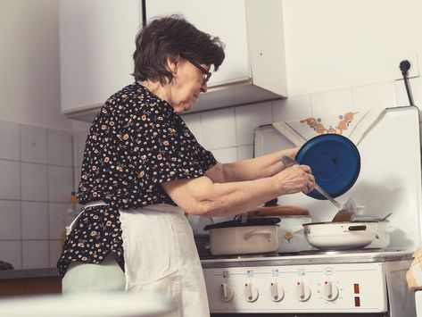 My Grandma’s 3-Ingredient Dinner Is Embarrassingly Simple, Yet So Delicious 3 Ingredient Dinners, Noodle Dinner, Three Ingredient Recipes, Grandma Cooking, Condensed Tomato Soup, Homemade Spaghetti Sauce, Bacon In The Oven, Homemade Spaghetti, Bacon Tomato