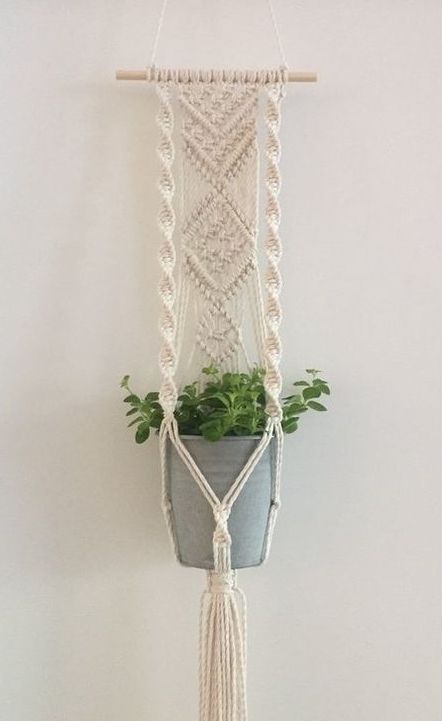 Macrame plant hanger DIY wall pendant Wall Plant Hanger, Macrame Plant Hanger Tutorial, Hanging Plant Wall, Hanger Diy, Diy Macrame Plant Hanger, Macrame Keychain, Macrame Wall Hanging Patterns, Diy Plant Hanger, Macrame Plant Holder