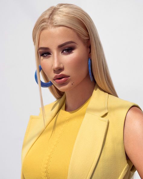 Iggy Azalea - Steven Taylor Iggy Azalea, Iggy Izela Aesthetic, Laura Vandervoort, Kristin Kreuk, Female Rappers, Celebrity Design, Girl Celebrities, Cover Model, Lyric Video