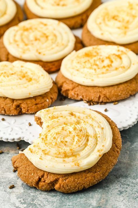 Iced gingerbread cookies are sweet and earthy and feature the best icing for gingerbread cookies. These Frosted gingerbread cookies are so tasty. via @2kitchendivas Frosted Spice Cookies, Award Winning Gingerbread Cookies, Frosted Gingerbread Cookies, Frosting For Gingerbread Cookies, Iced Gingerbread Cookies, Gingerbread Cookie Frosting, Gingerbread Cookie Icing, Carmel Icing, Icing For Gingerbread Cookies