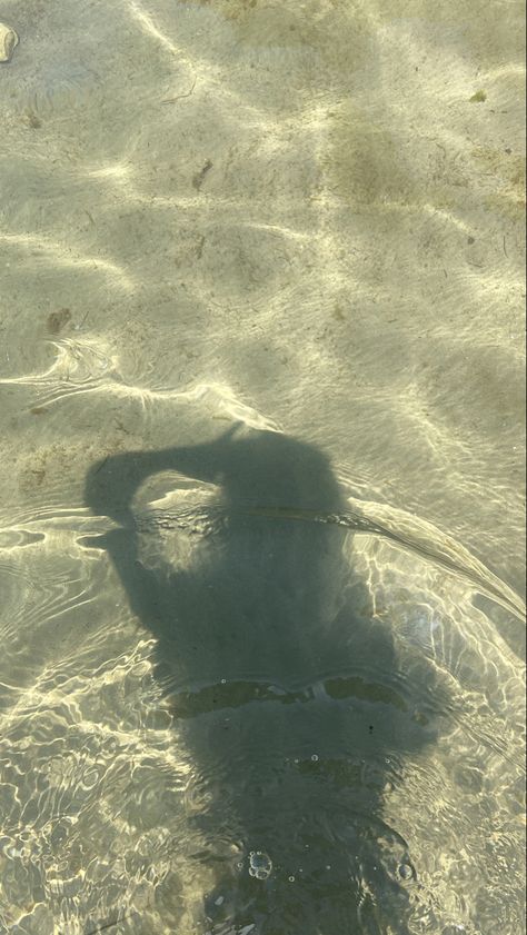 Beach
Shadow 
Europe
Spain 
Sea
Aesthetic 
Clear water 
Ocean
Sand Mexico, Clear Water Beach, Water Shadow, Ocean Sand, Love Beach, Waves Ocean, Beach Pics, Shadow Pictures, Travel Summer