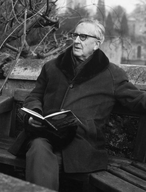 Writers And Poets, Fantasy Words, J.r.r. Tolkien, Very Important Person, People Reading, English Writers, J R R Tolkien, Book Writer, Famous Authors