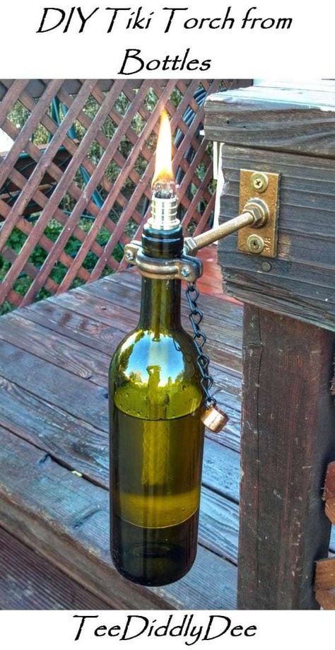 Wine Bottle Tiki, Wine Bottle Tiki Torch, Hout Diy, Glass Bottle Diy, Astuces Diy, Tiki Torches, Olive Oil Bottles, Diy Glass, Soda Bottles