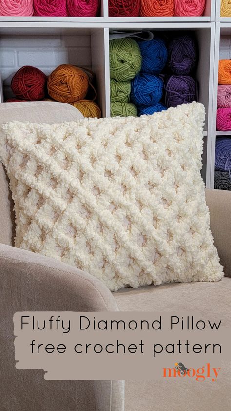 Crochet Cushion Covers, Bulky Yarn Crochet, Chunky Yarn Crochet, Crochet Cushion Pattern, Crochet Pillow Patterns Free, Crochet Pillow Cases, Throw Pillow Pattern, Cushion Cover Pattern, Pillow Covers Pattern