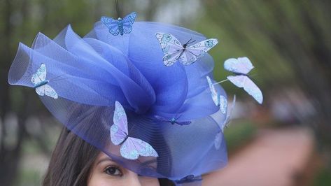 9news.com | How to make a Kentucky Derby fascinator Diy Derby Fascinator, Diy Kentucky Derby Hat, Fancy Brunch, Green Fascinator, Plastic Fantastic, Kentucky Derby Fascinator, Handmade Hats, Derby Hats Fascinators, Derby Fascinator