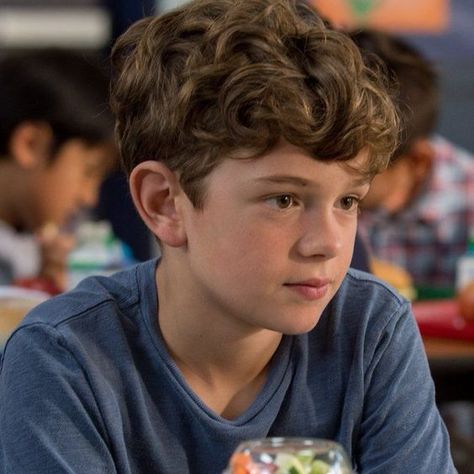 Young Boy Faceclaims, Noah Jupe Wonder, Family Face Claims, Child Actors Boy, Child Face Claims Boy, Baby Brown Hair, Boy Face Claim, Shaggy Haircuts For Boys, Brown Hair Boy