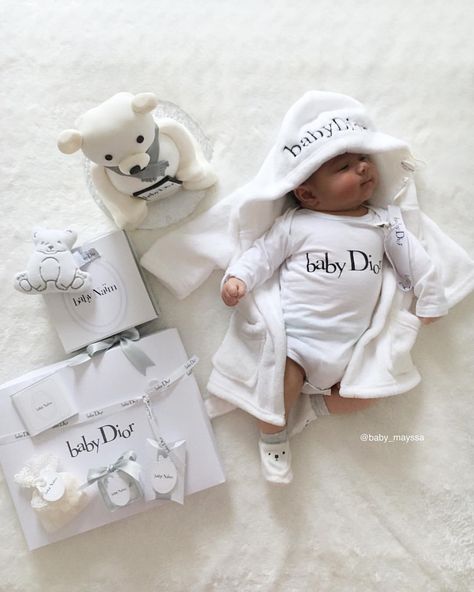 Image may contain: one or more people Luxury Baby Items, Luxury Baby Clothes, Luxe Baby, Luxury Baby Gifts, Baby Dior, Gucci Baby, Style Birthday, Baby Swag, Baby Boutique Clothing