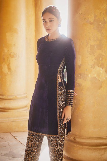 Velvet Dress Styling Inspiration Velvet Dress Styling, Velvet Kurta Designs, Velvet Dresses Outfit, Velvet Suit Design, Vani Vats, Velvet Kurta, Velvet Embroidery, Trendy Outfits Indian, Velvet Dress Designs