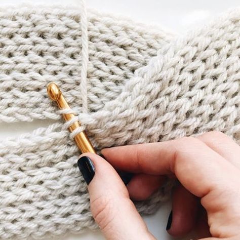 Teresa (but call me T) (@debrosse_nyc) • Instagram photos and videos Modern Crochet Projects, Debrosse Nyc, Crochet Blanket Stitches, Blanket Stitches, Knitting Squares, Modern Crochet Blanket, Nyc Instagram, Easy Crochet Blanket, Modern Crochet