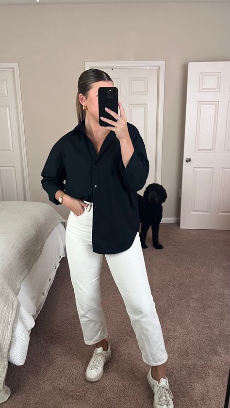 Teachers Casual Outfits, Womens Day Outfits, Restaurant Casual Outfit, Comfy Work Outfits Winter, Dress Down Day At Work, Casual Outfits For Women With Sneakers, Simple Chic Office Outfit, Smart Casual Women Shoes, Mid Twenties Outfits Women Casual