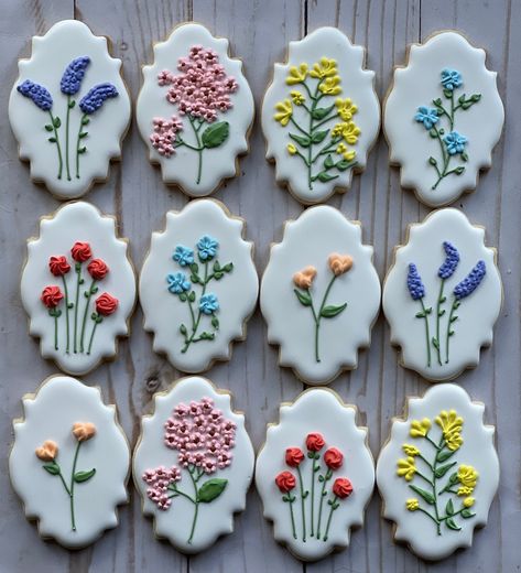 *This listing is for one dozen (12) Flowers. Designs will be random cookies unless you specify what design would you like to receive !!! Description: Hand rolled, hand cut and hand decorated sugar cookies. You will love these delicious sugar cookies decorated with royal icing and edible images. This can be customized to your event, please specify during checkout or contact me to create your own custom order. *Each cookie will be bagged in a clear cellophane bag My cookies are baked fresh to orde