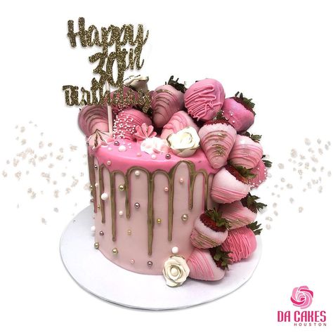 Da Cakes Houston on Instagram: “Who loves Chocolate Dipped strawberries on top of strawberry Cake? ❤️🍓🍓🍓🍓 + *I DO* Yes, we think the same. 🌝” 39th Birthday, Dipped Strawberries, Dream Wedding Cake, Cake Inspo, Birthday Cakes For Women, Chocolate Dipped Strawberries, Strawberry Dip, Pretty Birthday Cakes, Cake Gallery