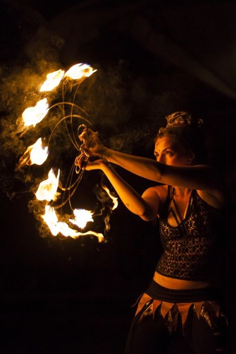 fire Circus Drawing, Dancing Photography, Fire Poi, Fire Dancing, Fire Fans, Fire Dancer, Fire Photography, Night Circus, Aerial Hoop