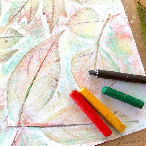 Leaf Tracing Preschool, Leaf Rubbing Art, Texture Art Projects, Leaf Rubbing, Leaf Print Art, Leaf Printing, Nature Therapy, Fall Arts And Crafts, Fall Art Projects