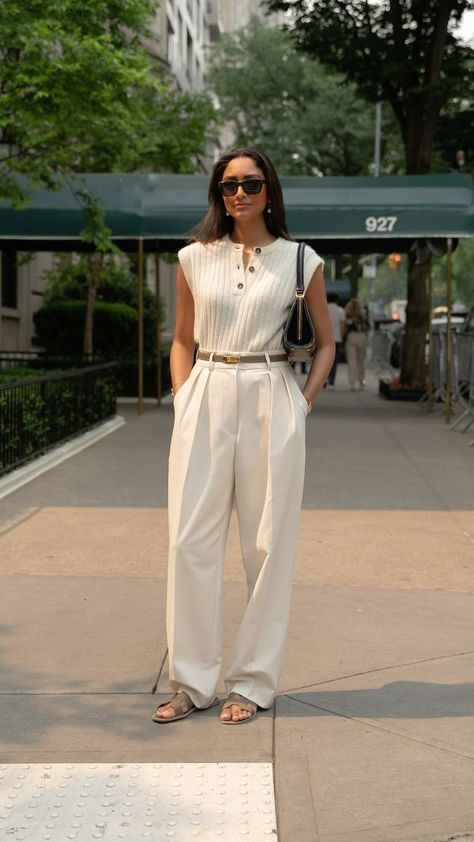 London Spring Outfit, Minimal Summer Outfits, How To Style Culottes, Casual Work Outfits Women, Modest Casual Outfits, Date Night Outfit Summer, Business Casual Outfits For Work, Minimalist Fashion Women, Look Formal