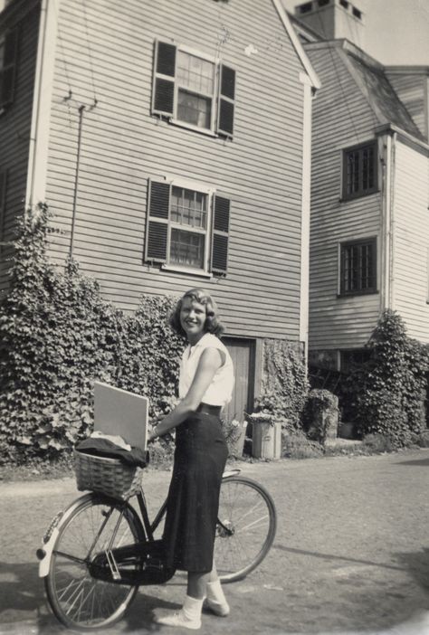 Sylvia Plath, Writers And Poets, Silvia Plath, Marblehead Massachusetts, Ted Hughes, Sylvia Plath Quotes, Famous Poets, Women Writers, The Bell Jar