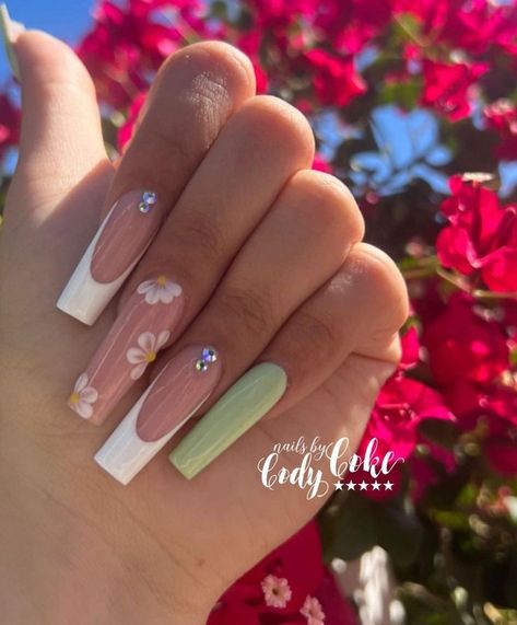 April Coffin Nail Designs, Aesthetic Acrylic Nail Ideas, Cute Nails Acrylic 2023, Acrylic Long Nails Ideas, Acrylic Nails Cute Design, Acrylic Gel Nails Ideas, Gel Nails Ideas Coffin, Summer Long Acrylic Nails, April Acrylic Nails