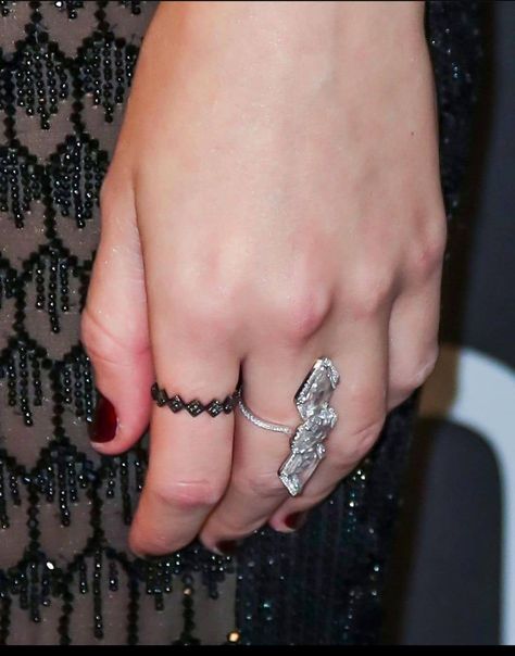 Wedding Rings, Taylor Swift, Swift, Taylor Swift Hands, Taylor Seift, Taylor Swift 13, Play Music, The Hand, Taylor Alison Swift