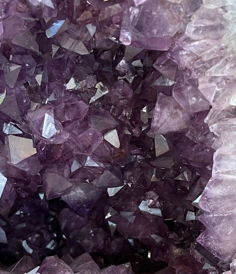 Energy doesn’t lie 🔮☁️💫 Amethyst Purple Aesthetic, Amethyst Aesthetic, Fantasy Friends, Beautiful Stones, Pretty Rocks, Cool Undertones, Beautiful Rocks, Soft Summer, Amethyst Purple