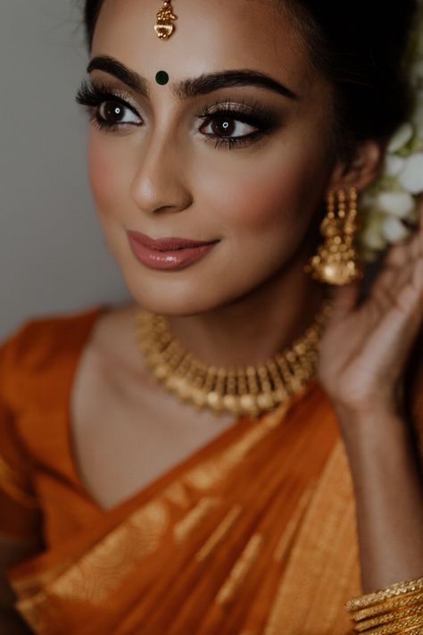 Wedding Indian Makeup, South Indian Dusky Bride, Tamil Makeup Look, Tamil Bride Makeup, Tamil Bridal Makeup, Dusky Bride Indian, South Indian Bride Saree Telugu Wedding, Tamil Bridal Look, Dusky Skin Makeup Indian Bride