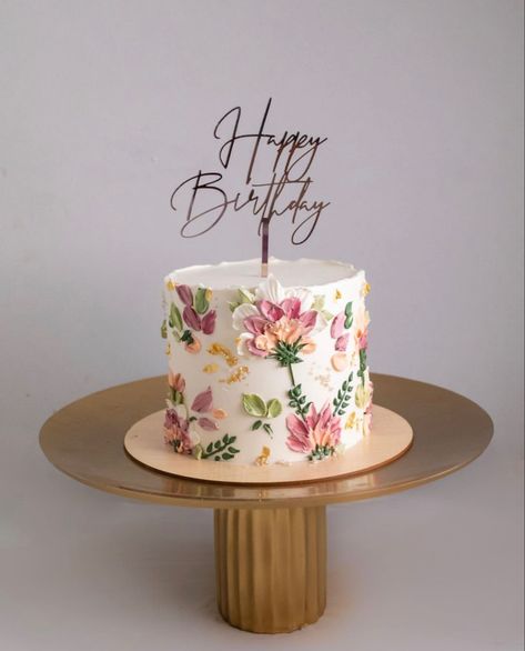 Crumb Coat Cake With Flowers, Peony Birthday Cake, 38 Birthday Cake For Women, Floral Bday Cake, Wildflower Cake Ideas, Pastel Cake Ideas, Easy Flower Cake, 31 Birthday Cake, Painted Flower Cake