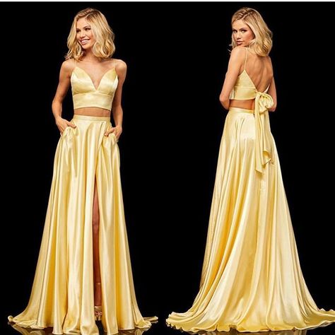 Oscar De La Renta, Yellow Homecoming Dresses, Matric Dress, Matric Dance Dresses, Two Piece Prom Dress, Yellow Wedding Dress, Prom Dress Color, Yellow Two Piece, Two Piece Prom