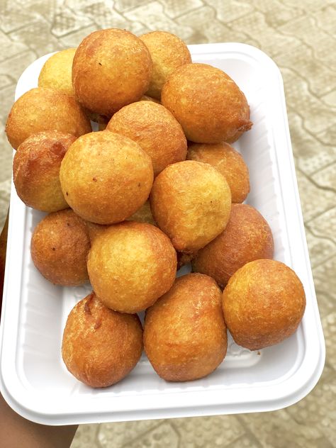 Puff Puff Nigerian, Nigerian Snacks, Mandazi Recipe, Nigerian Foods, Bake Sale Flyer, Small Chops, Nigeria Food, Hearty Food, Cakes Design