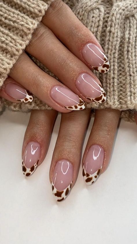 Nails With Animal Print, Acrylic Nails With White, Nails With White French, Short Almond Acrylic Nails, Short Almond Acrylic, Giraffe Nails, Animal Print Nail Art, Summer French Nails, Animal Print Nails Art