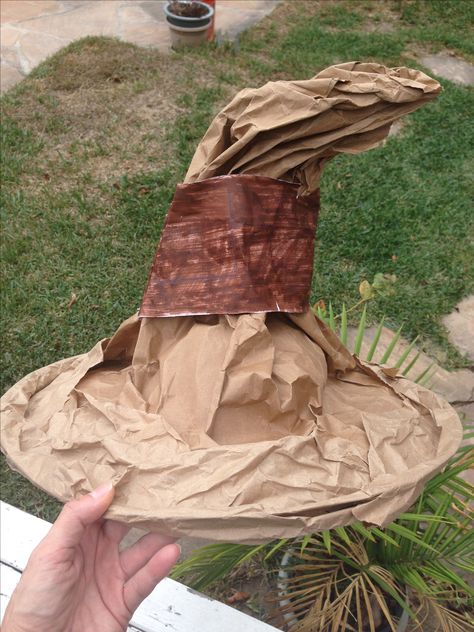 Harry Potter Scarecrow, Scarecrow Hat Diy, Brown Packing Paper, Scarecrow Hat, Diy Crafts For Bedroom, Harry Potter Sorting, Diy Paper Bag, Harry Potter Sorting Hat, Diy Crafts For Teen Girls