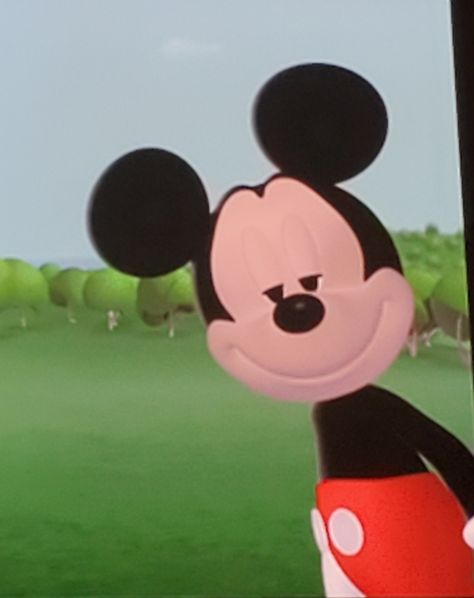 Mickey Mouse Pfp, Mickey Mouse Meme, Mickey Mouse Memes, Goofy Mickey Mouse, Bff Kiss, Super Mario Bros Nintendo, Mickey Clubhouse, Mikey Mouse, Epic Mickey