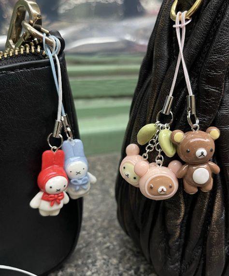Small Clay Charms, Cute Charms Clay, Miffy Clay Charm, Cute Clay Diy, Clay Charm Ideas, Clay Keychain Ideas, Cute Polymer Clay Charms, Mini Clay Ideas, Clay Gift Ideas
