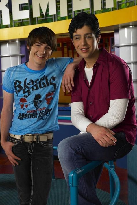 (Dan Schneider, 2004–2007) Growing Up In The 2000s, Cats Funny Cartoon, Old Kids Shows, Josh Peck, Drake Photos, Dan Schneider, Drake & Josh, Drake Bell, Drake And Josh