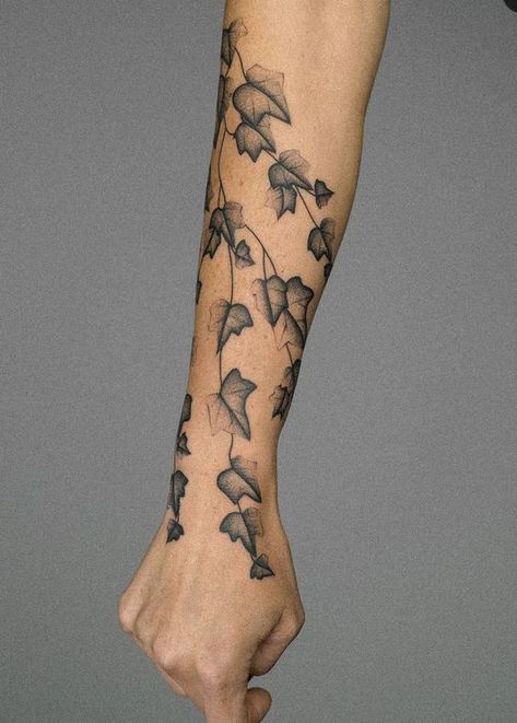 Ivy Tattoo Sleeve, Arm Wrap Tattoo, Ivy Tattoo, Earthy Tattoos, Feminine Minimalist, Around Arm Tattoo, Wrap Around Tattoo, Wrap Tattoo, Tattoo Inspiration Men