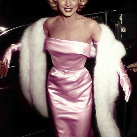 Vintage Hollywood Glamour Dress, Long Gloves With Dress, Pink Satin Gloves, Dresses With Gloves, Hollywood Glamour Dress, James Bond Outfits, Bond Outfits, Marilyn Monroe Outfits, Prom Gloves