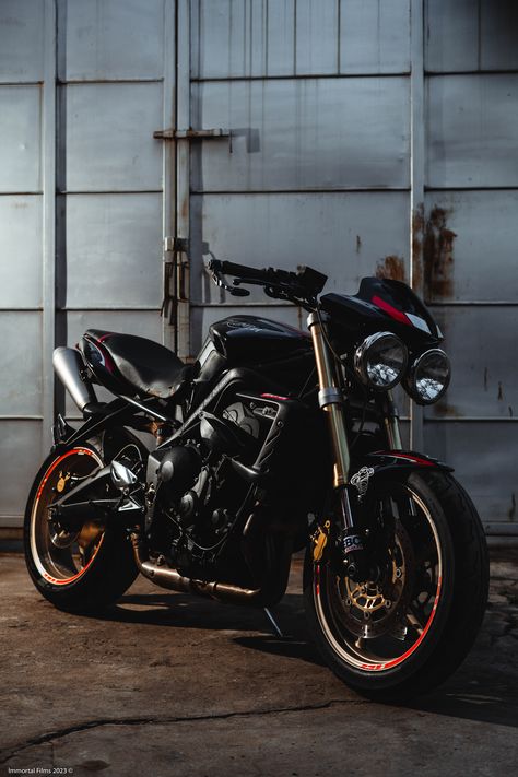 Triumph Triple, Triumph Street Triple 675, Street Triple 675, Speed Triple, Image Moto, Triumph Street Triple, Triumph Speed Triple, Street Triple, Cafe Racers