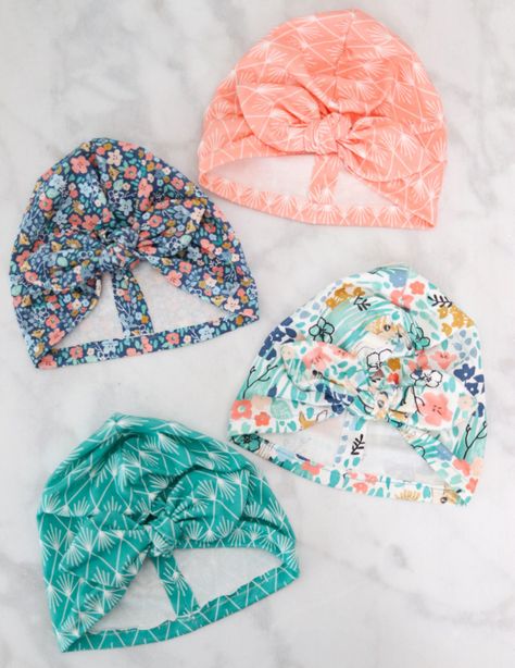 Top US sewing blog, Sweet Red Poppy, features their FREE Baby Turban Pattern and step by step tutorial. Click here now for all the info!! Sew Ins, Baby Hat Patterns, Baby Turban, Trendy Sewing, Baby Sewing Projects, Turban Style, Beginner Sewing Projects Easy, Style Baby, Red Poppy