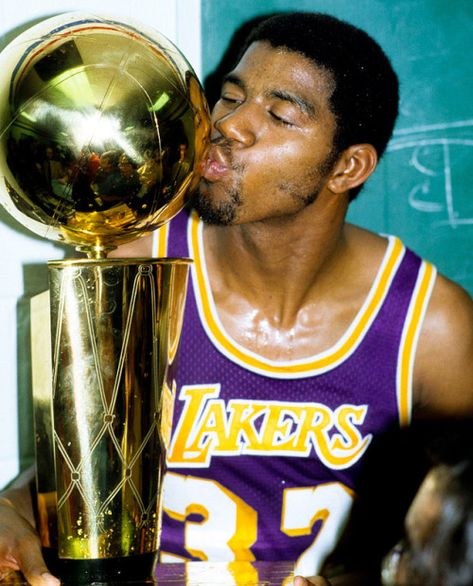 Showtime Lakers, James Worthy, Basketball Background, Sporting Legends, Kobe Bryant Pictures, Kobe Bryant Wallpaper, Nba Pictures, Basketball Wallpaper, Nba Legends