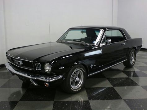 Black '65 Ford Mustang Coupe, Black Mustang Car, Mustang Old, Mustang 1966, Ford Mustang Classic, Black Mustang, 65 Mustang, Vintage Mustang, Lowrider Trucks