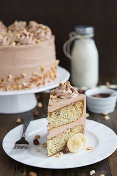 Banana Hazelnut Cake is the perfect combination of banana, chocolate, and nuts. Hazelnut Cake, Banana Cake Recipe, Banana Chocolate, Banana Recipes, Banana Cake, Food Cakes, Piece Of Cakes, Baklava, Sweets Treats