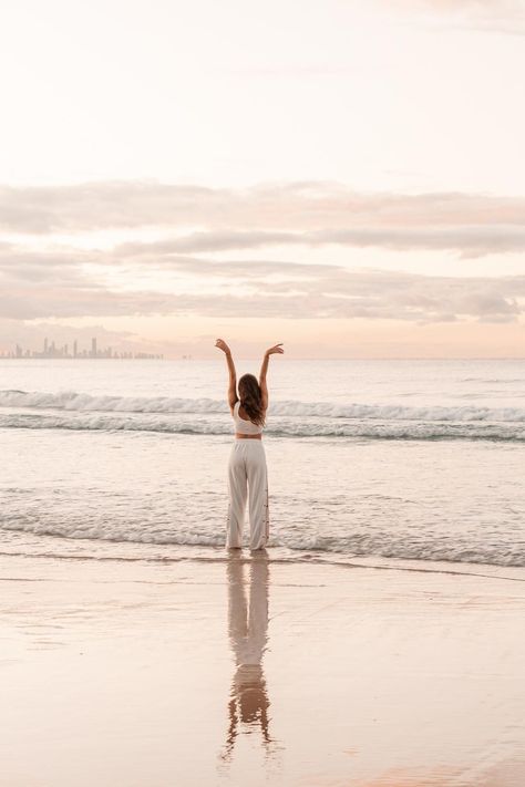 namastarryn gold coast yoga photoshoot alo Alicante, Yoga Photoshoot Ideas, Yoga Photoshoot, Hawaii Pictures, Yoga Branding, Business Photoshoot, Branding Photoshoot Inspiration, Yoga Photos, Beach Yoga