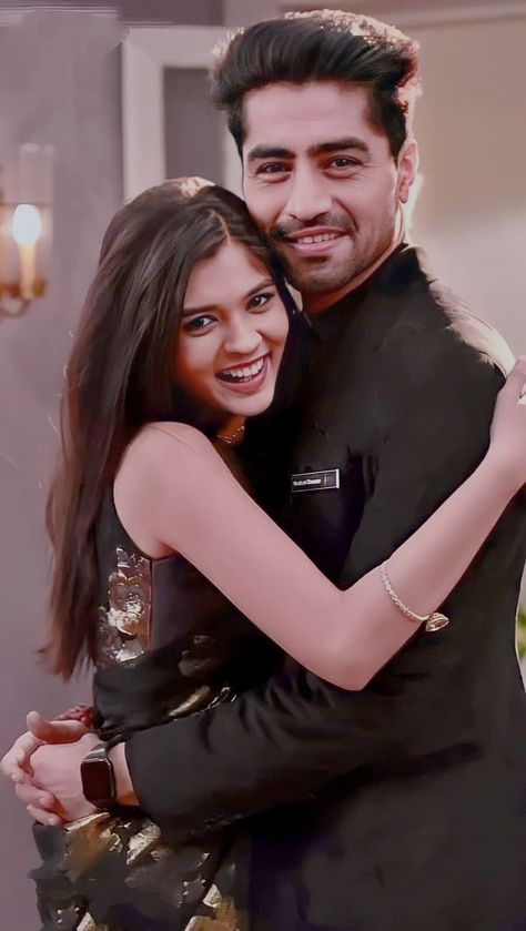 Abhira Yrkkh, विवाह की दुल्हन, Muslim Photos, Bridal Hair Decorations, Romantic Love Couple, Tv Show Couples, Cute Couple Dp, Couple Picture Poses, Photo Pose Style