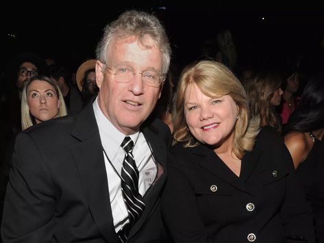 All About Taylor Swift's Parents, Scott and Andrea Swift Taylor Swift Parents, Andrea Swift, Taylor Swift Family, Scott Swift, Night Rides Car, Travis Taylor, Music Row, All About Taylor Swift, Bonham Carter