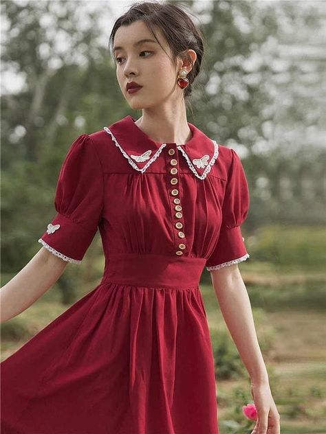 25 Best Ways to Style Vintage Outfits for Women Cute Vintage Outfits, Vintage Red Dress, Chiffon Summer Dress, Girls Long Dresses, Spring Dresses Women, Women Lace Dress, Elegant Midi Dresses, Peter Pan Collar Dress, Floral Chiffon Dress