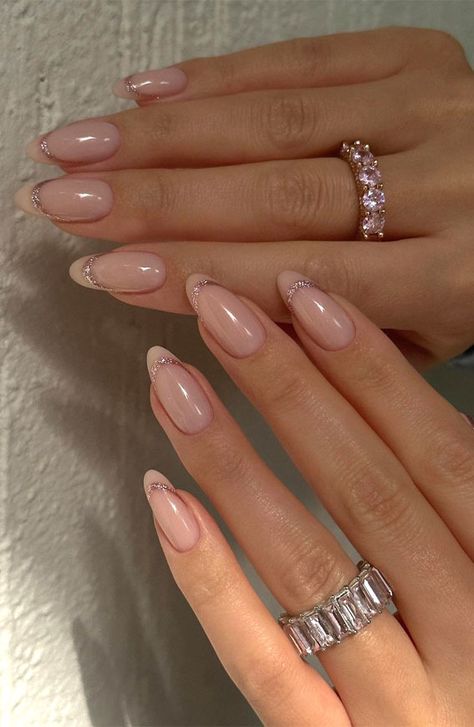 French Minimalist Nails, Nail Inspiration French Tip Almond, Nail Design Classy Elegant, French Modern Nails, Minimalistic French Nails, French Tip Trendy Nails, Almond Nails Designs With Gems, Simple Yet Elegant Nails, Pretty Nails Classy French Tips