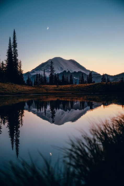 "Mt Rainier Photography Print / Moon Above / Mt Rainier Reflection / Landscape Photography / Washington State / Mother's Day Gift / Photo Print *Please allow 1-2 weeks for shipping, thank you for your patience.* Photograph of Mt Rainier on a clear summer night in August of 2019. Caught the reflection perfectly during blue hour with the moon right above it.  Photo was taken by Erick Ramirez with a Canon EOS R and Tamron 24-70 G2 Photo seen on here with watermark only for copyright purposes. Prints will not have a watermark. Print will be of the highest quality. This print will be delivered dated, signed and will receive a special message by Erick Ramirez.  All photos are original and taken by Erick Ramirez. Photographs are all printed on glossy photo paper up to 11x17 and luster starting at Rainy Photography, Photographie Art Corps, Pretty Landscapes, Mt Rainier, Landscape Photography Nature, Landscape Wallpaper, Nature Aesthetic, Sky Aesthetic, Scenery Wallpaper